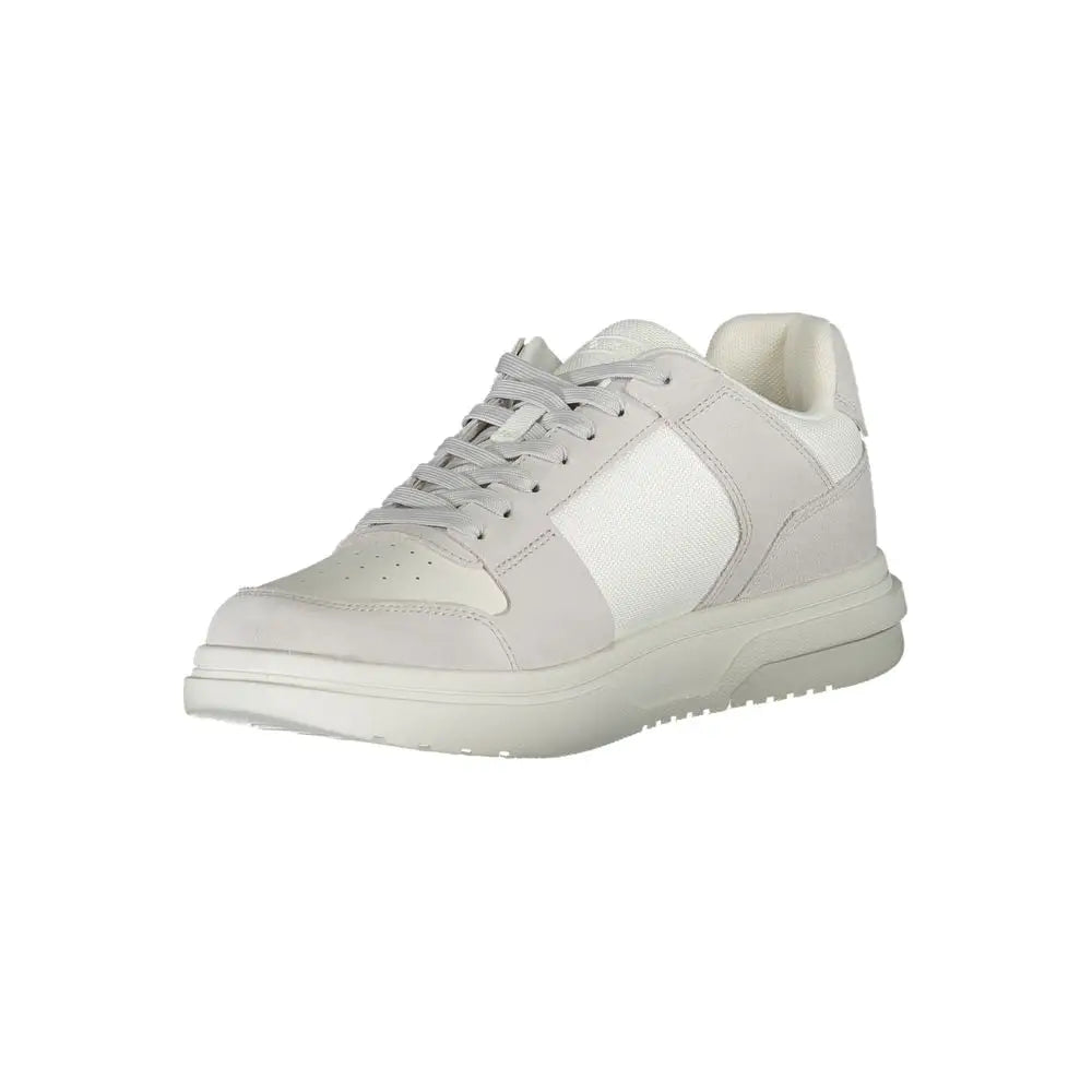 Minimaliste sneaker blanc tommy hilfiger pour homme en cuir lisse et panneaux en mesh avec design épuré et profil bas