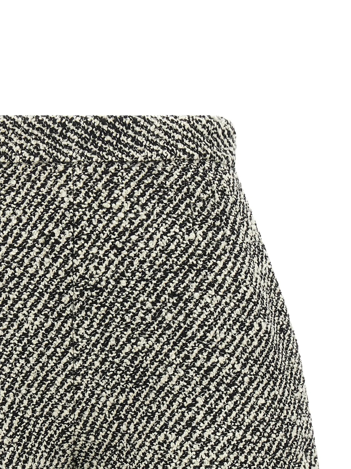 Bermuda versace bicolor en laine vierge noir et blanc avec motif chevron pour un look chic et moderne