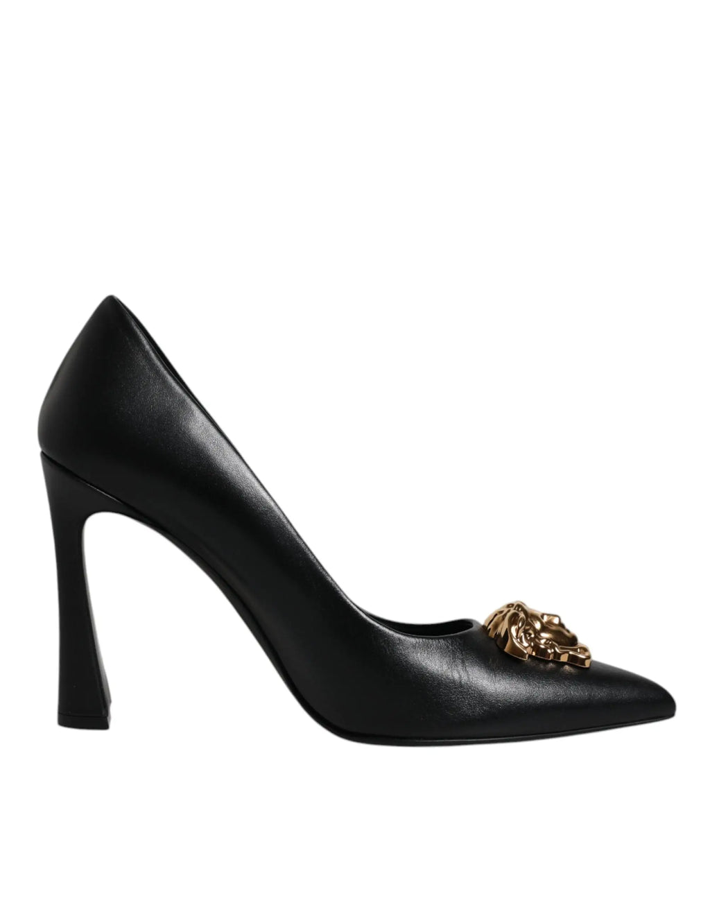 Escarpin versace en cuir noir avec talon haut et ornement tête de medusa doré au bout