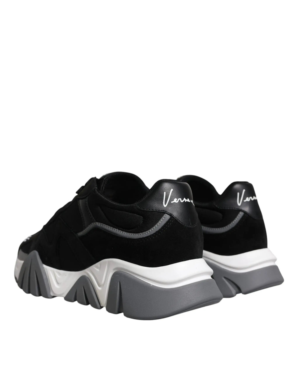 Vue arrière des baskets basses versace squalo en cuir noir et néoprène avec semelle blanche et logo venn blanc