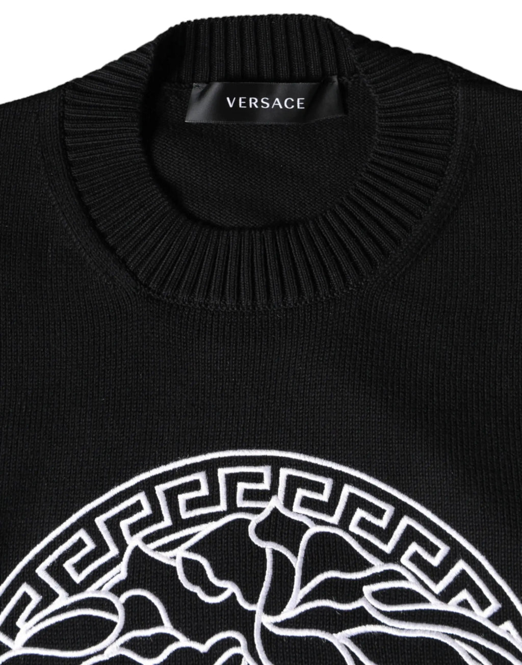 Pull tricoté noir versace medusa brodée blanc avec bordure grecque col rond homme