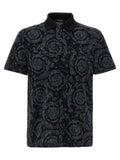 Polo en coton gris versace avec motif baroque floral en relief noir légèrement plus clair