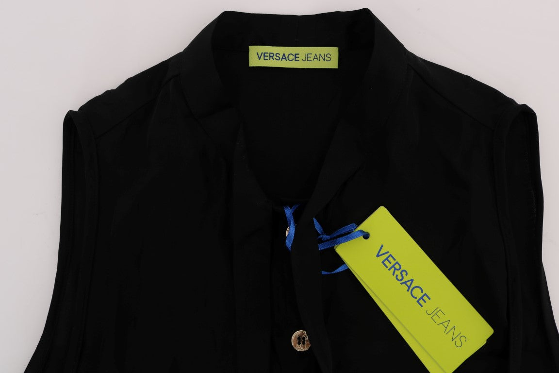 Blouse sans manches en viscose noire de la marque Versace Jeans, élégante et moderne, visible avec détails de la fabrication.