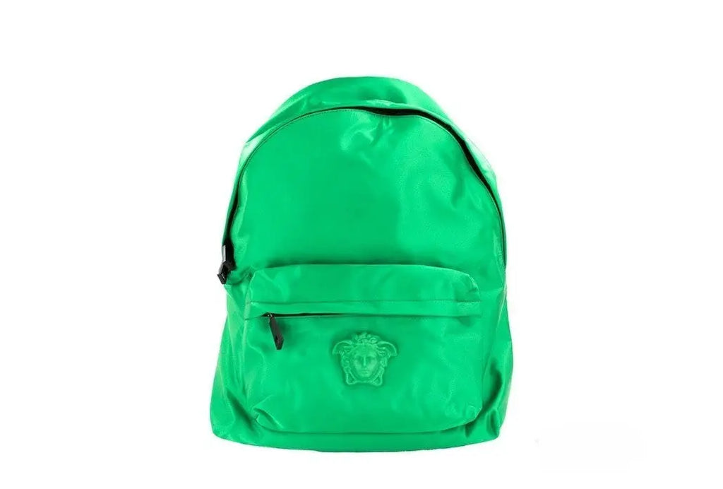 Sac à dos versace large vert vif en nylon avec logo medusa embossé discret sur la poche avant